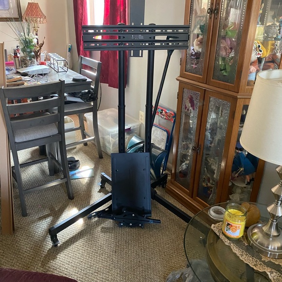 Hanging tv stand - Picture 4 of 5